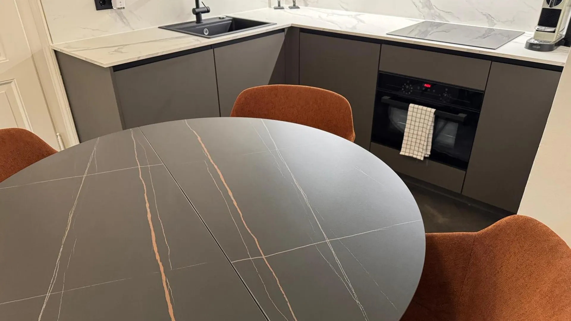 Exklusive Wohnung Im Herzen Muenchens 0*, Munich
